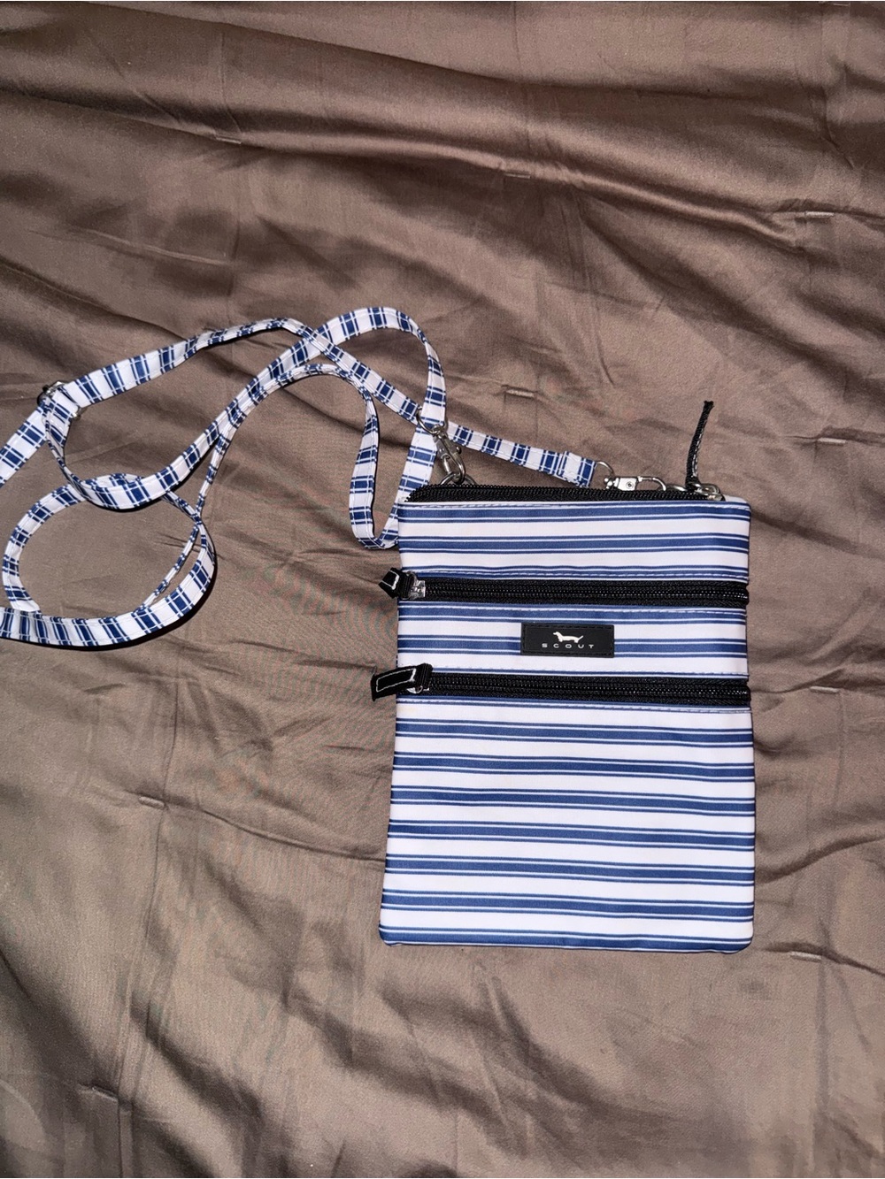 SCOUT crossbody